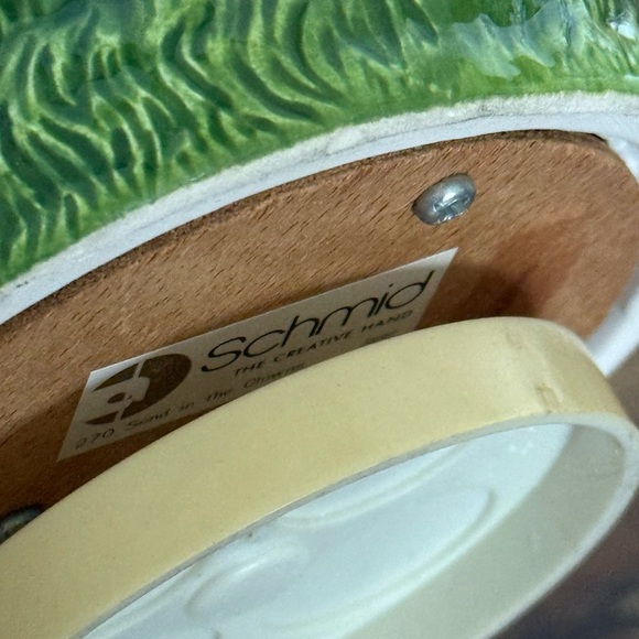 Benjamin Bunny Music Box Vintage Schmid Rotating Peter Rabbit Figurine - Picture 12 of 12